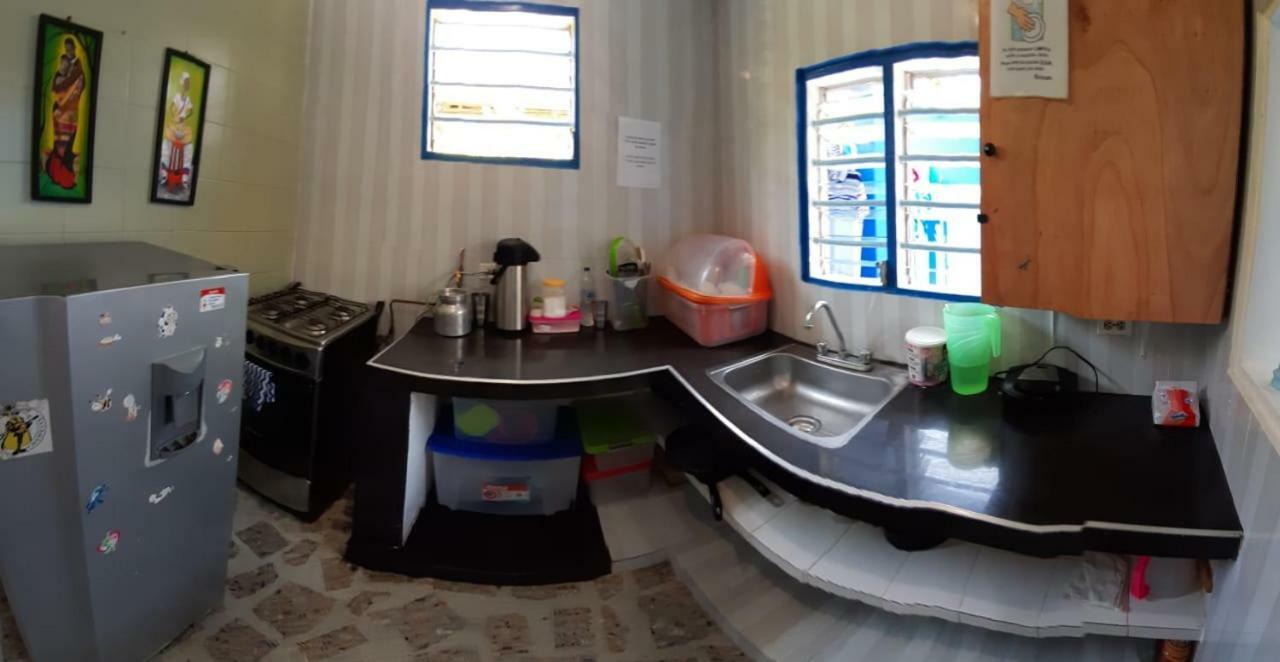 Hostal Aquarium Cartagena Bagian luar foto